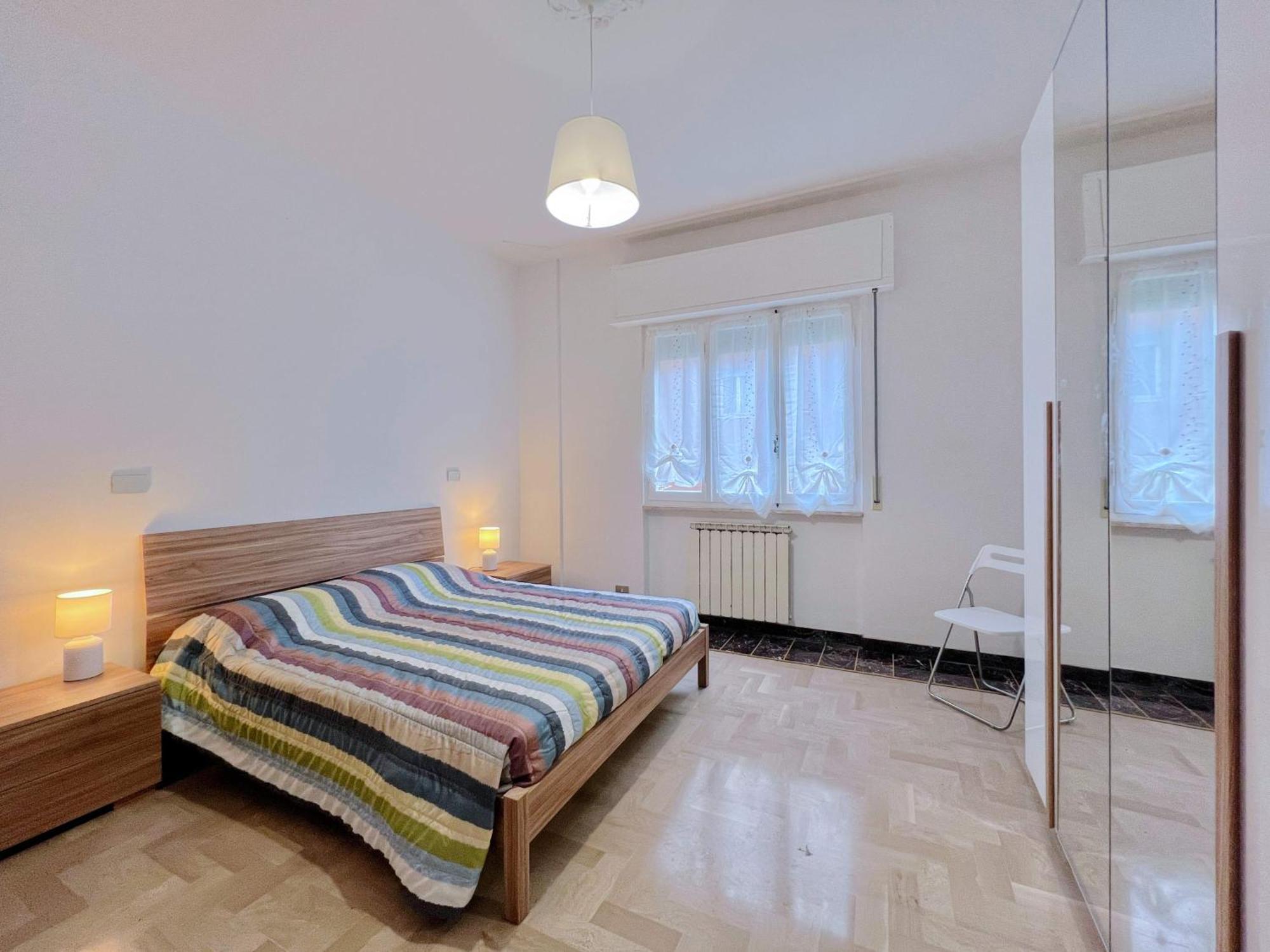 Ampio Appartamento Con Vista วาราซเซ ภายนอก รูปภาพ