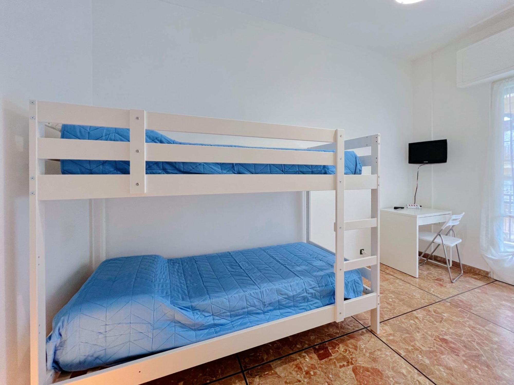 Ampio Appartamento Con Vista วาราซเซ ภายนอก รูปภาพ